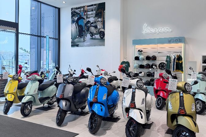 Vespa%20Showroom%20Ausschnitt